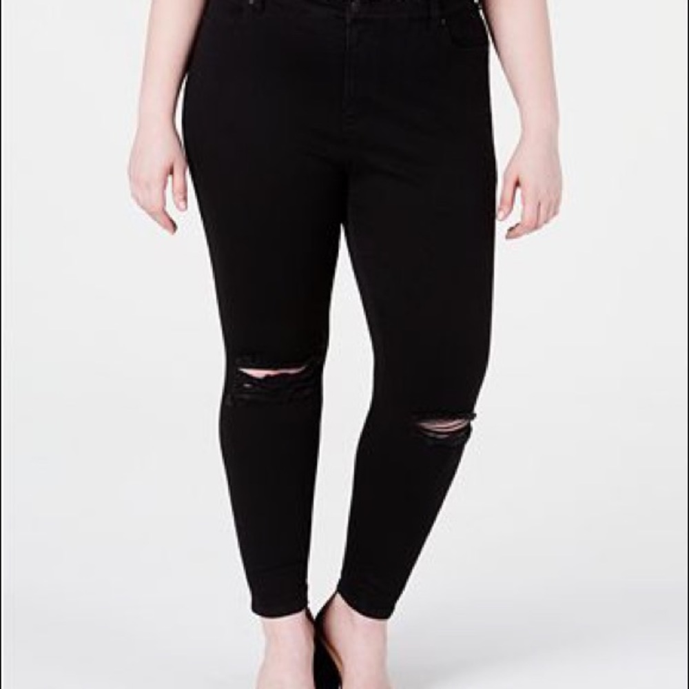 Celebrity Pink High Rise Skinny Blk Distressed 18